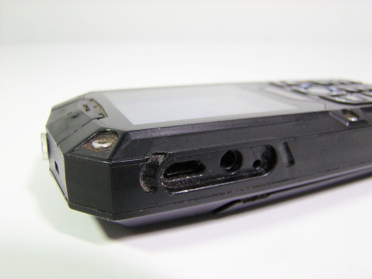 myphone-hammer-ip67-opis-kolor-czarny