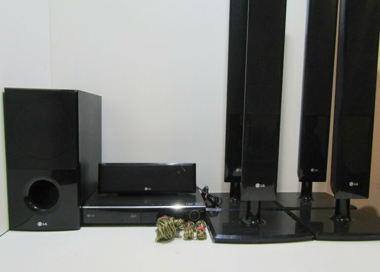 ZESTAW KINA DOMOWEGO 5.1 LG HB806TG