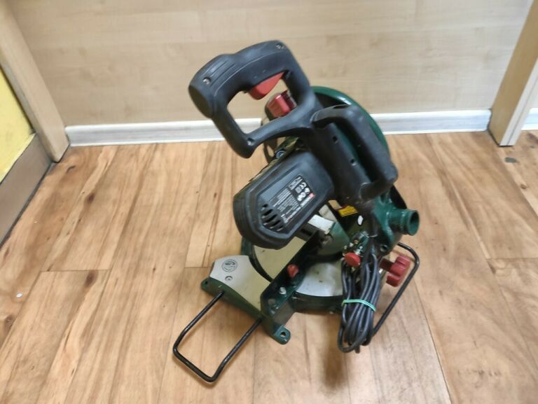 pila-ukosna-parkside-pks-1500-a2-srednica-tarczy-210