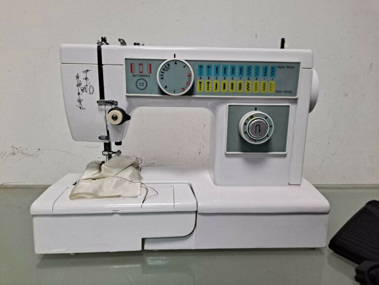 WIELOFUNKCYJNA DOMOWA MASZYNA DO SZYCIA SEW1 70W