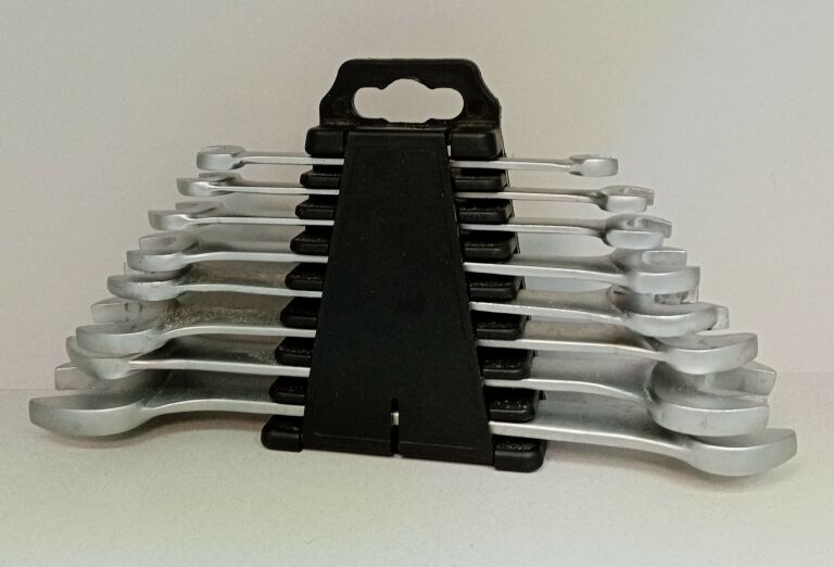 zestaw-kluczy-plaskich-magnusson-8-elementow-powstancow-25-siemianowice