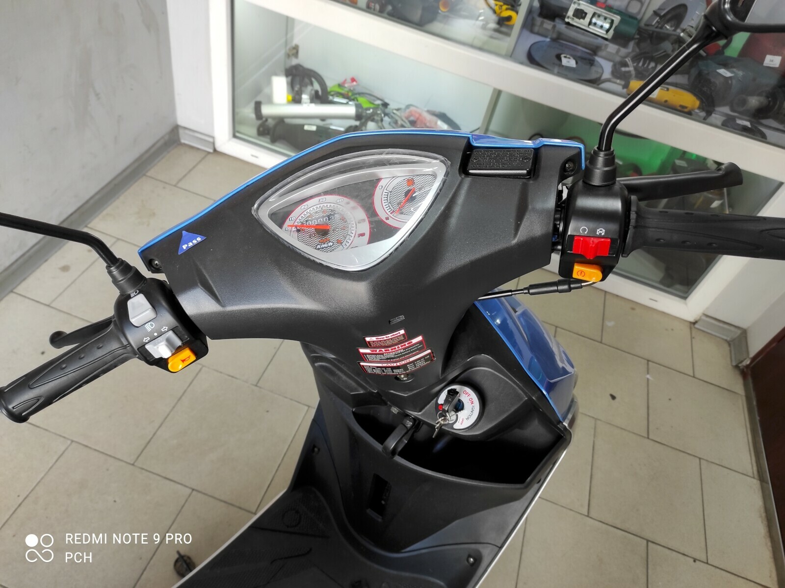 skuter-bartone-scalpel-uwaga-odbior-osobisty-marka-barton