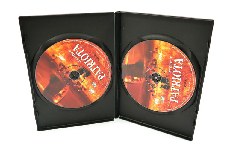 FILM NA DVD - PATRIOTA - STEVEN SEAGAL