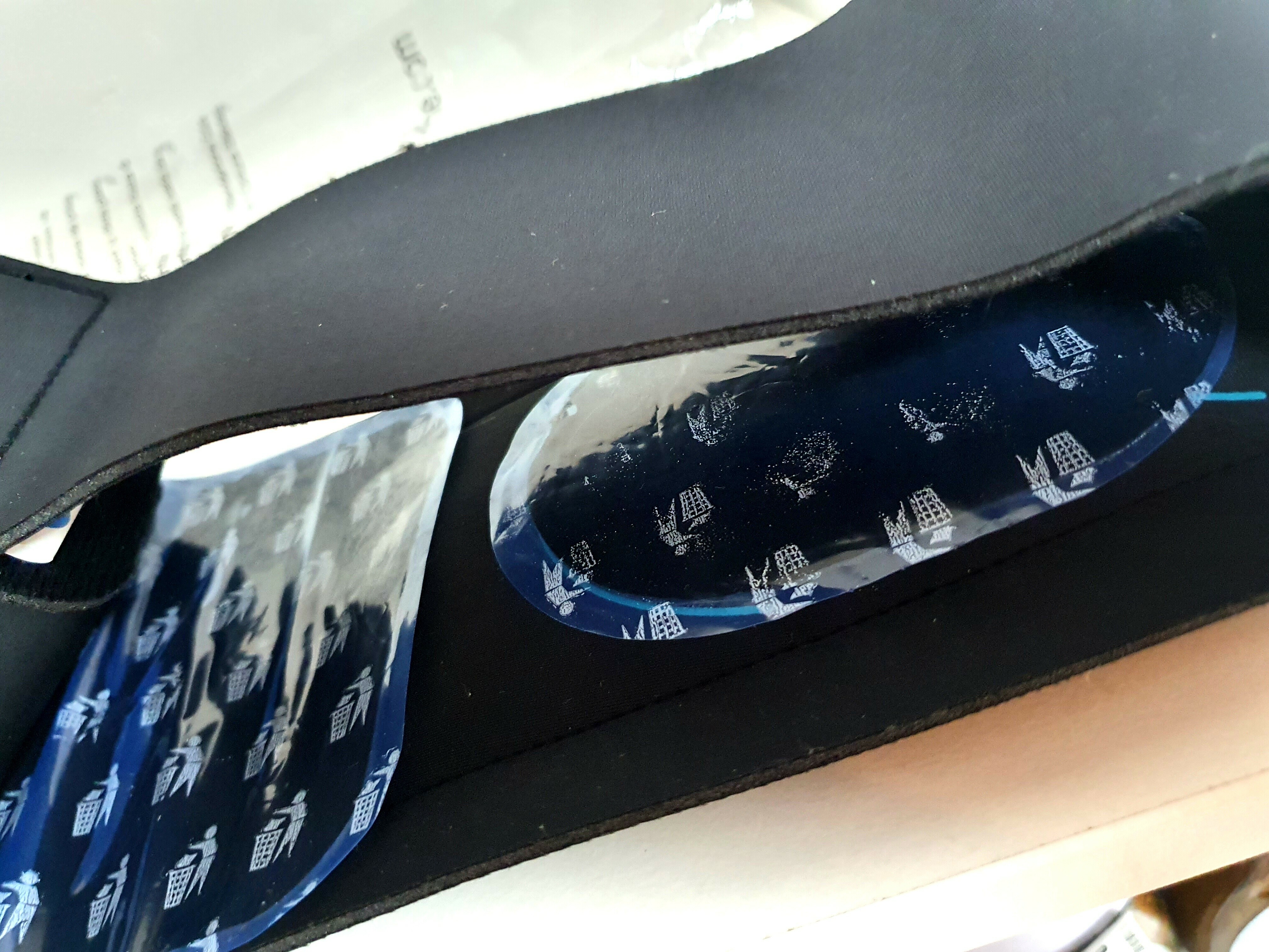 elektrostymulator-slendertone-connect-abs-miesni-stan-powystawowy