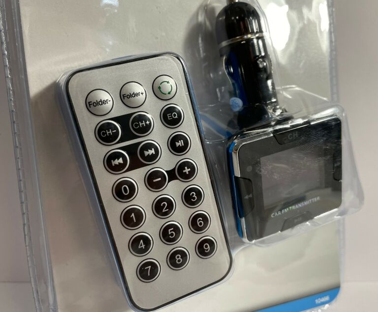 TRANSMITER FM Z PILOTEM MP3 USB SD 1,4' 12/24V