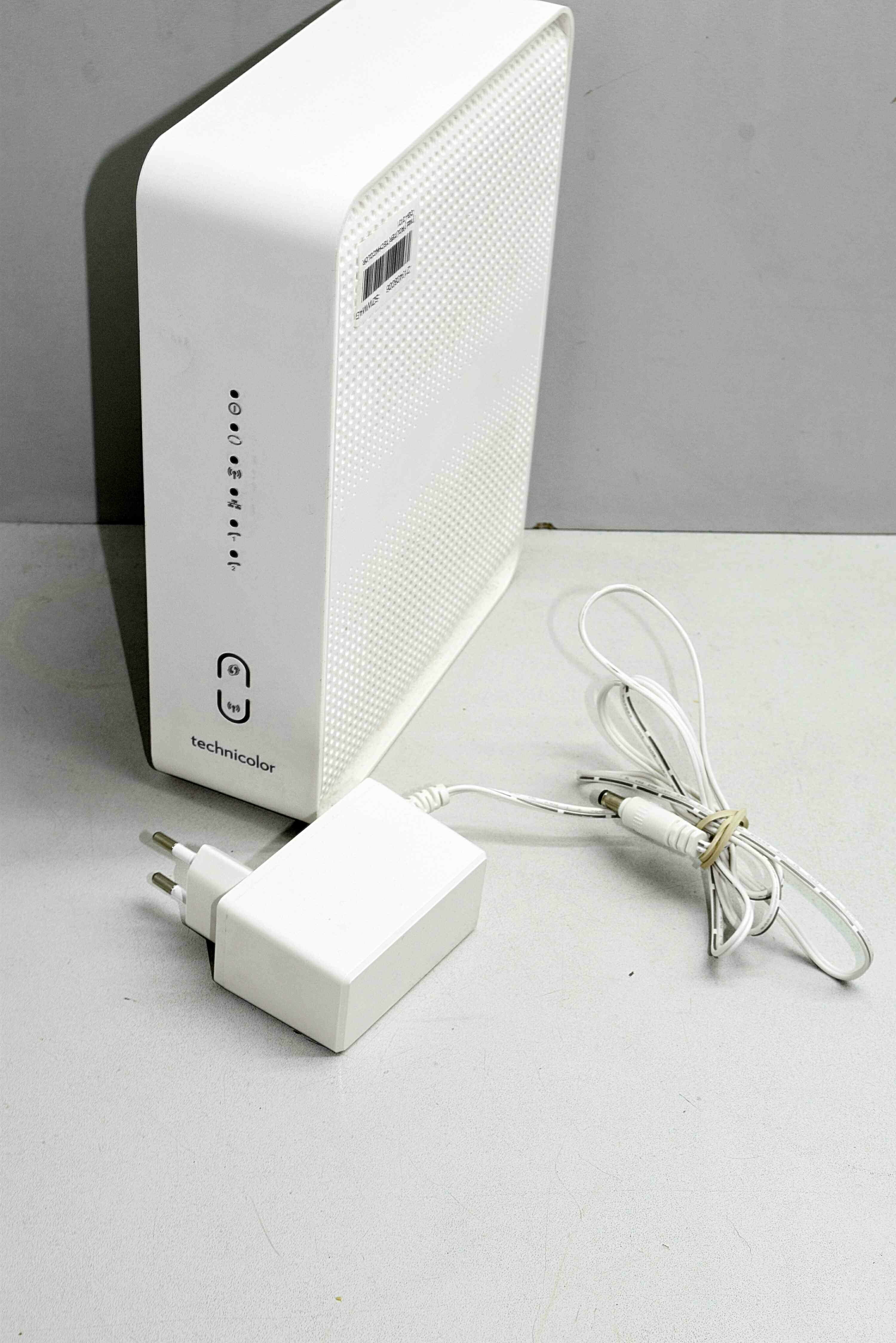 modem-technicolor-cga-2121-stan-11323-2