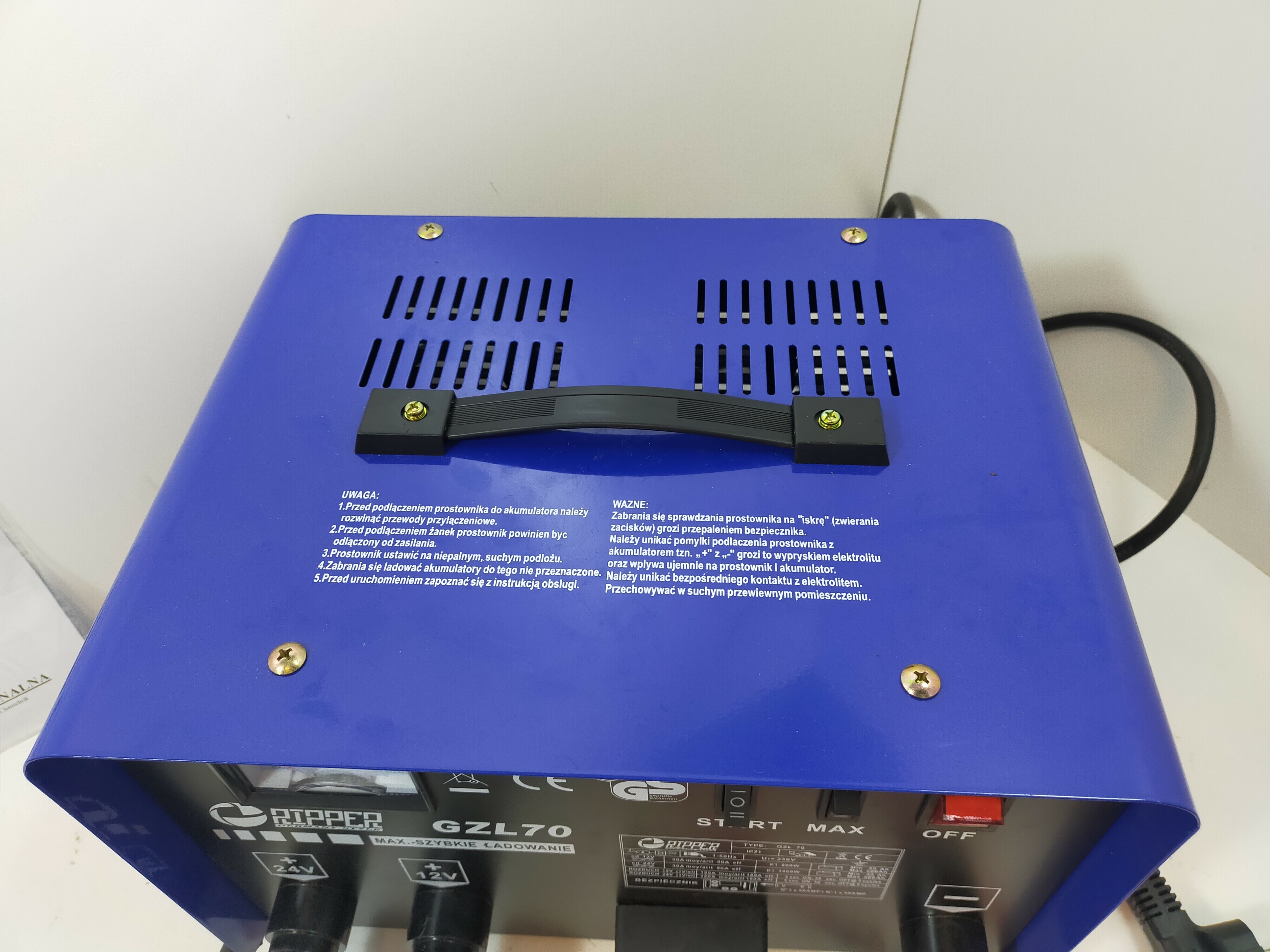 prostownik-12-24v-60a-50-500ah-rozruch-180a-rippe-stan-uzywany