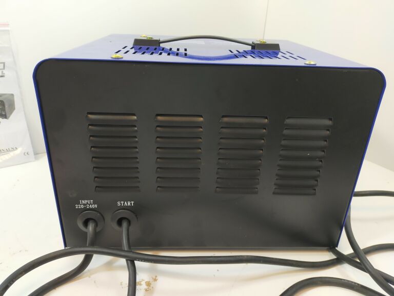 prostownik-12-24v-60a-50-500ah-rozruch-180a-rippe-marka-ripper