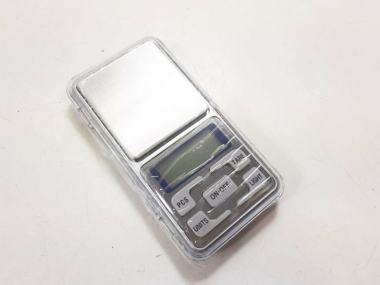 elektroniczna-waga-jubilerska-do-200g-stan-nowy