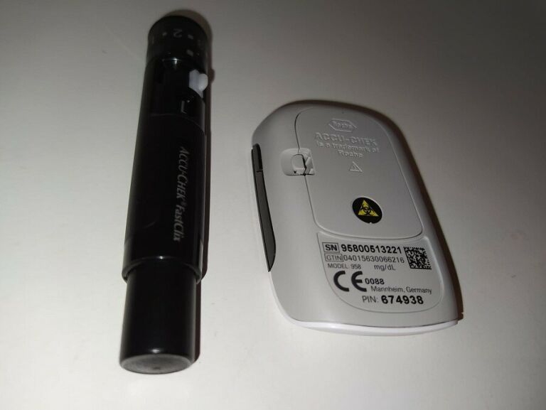 glukometr-accu-chek-instant-marka-accu-chek