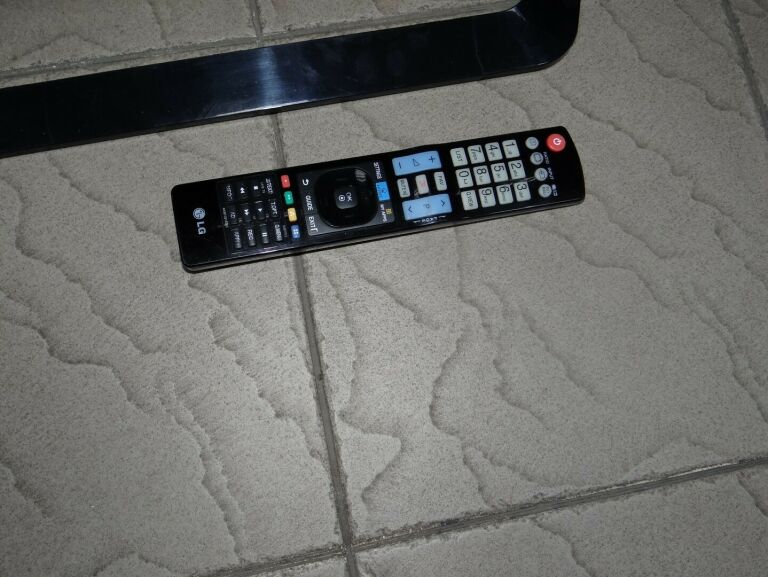 TV LG 42LM660S +PILOT+OKULARY 3D LG