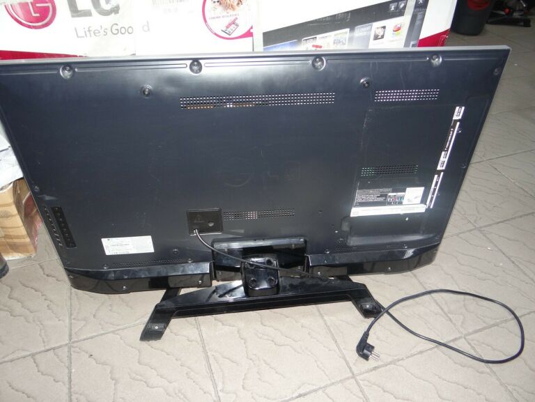 TV LG 42LM660S +PILOT+OKULARY 3D LG