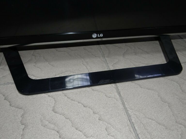 TV LG 42LM660S +PILOT+OKULARY 3D LG
