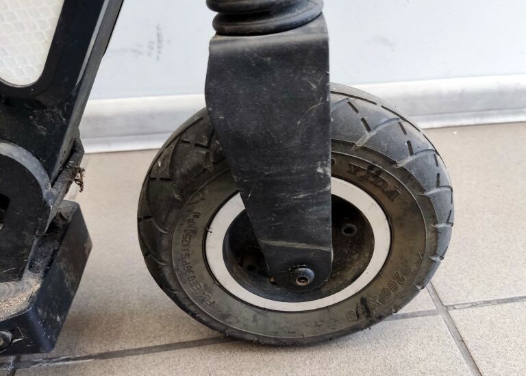 hulajnoga-elektryczna-frugal-comfy-plus-moc-silnika-250