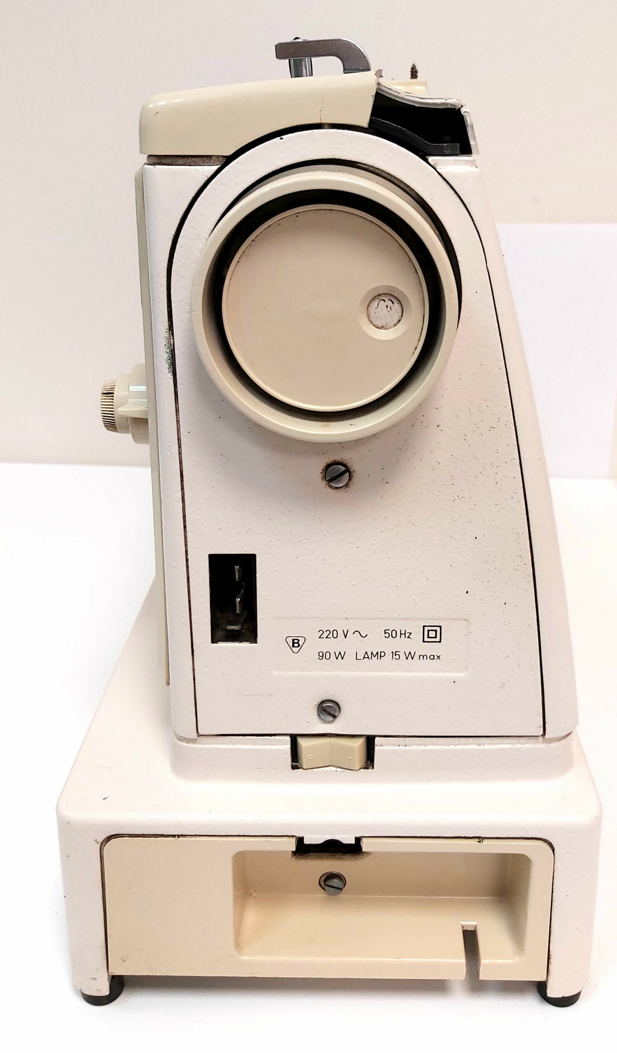 maszyna-do-szycia-lucznik-884-opis-chwytacz-nitki-inny