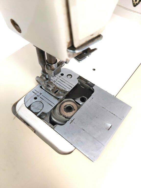maszyna-do-szycia-lucznik-884-opis-stan-uszkodzony