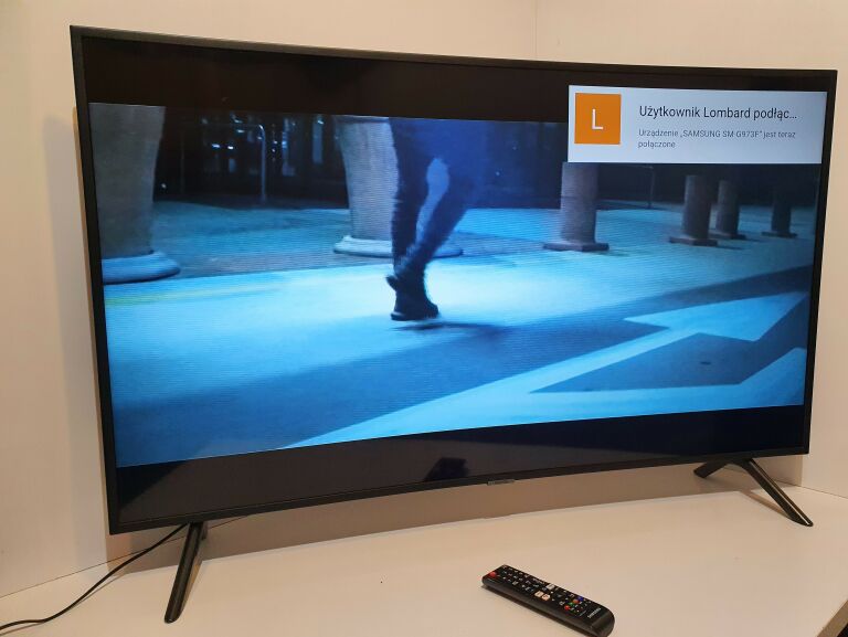 49 TELEWIZOR SMART TV UHD4K Z ZAKRZYWIONYM EKRANE