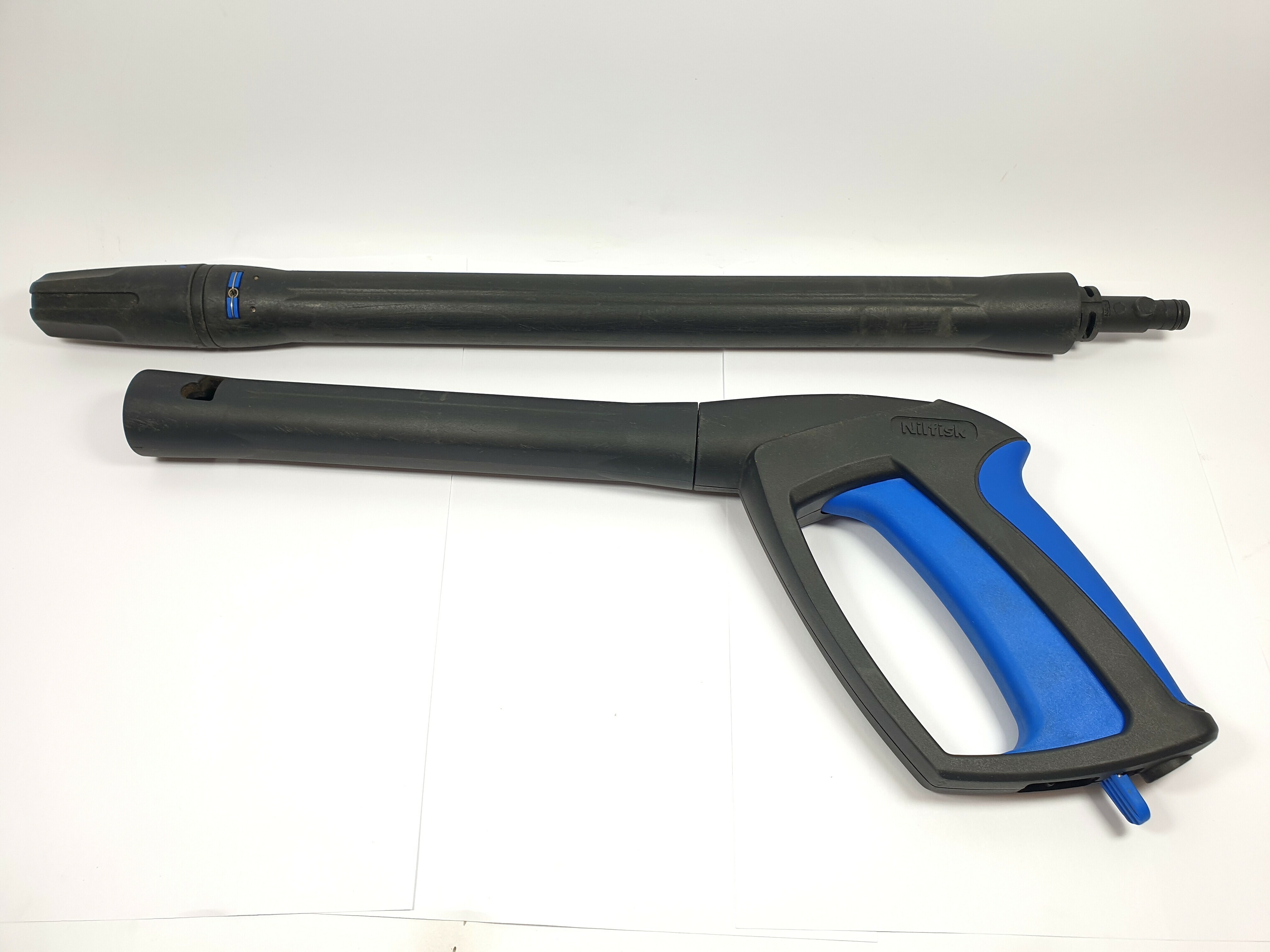 myjka-cisnieniowa-nilfisk-e-1403-9-h-x-tra-maksymalna-moc-2100