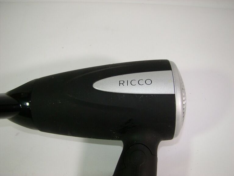 suszarka-do-wlosow-ricco-stan-uzywany