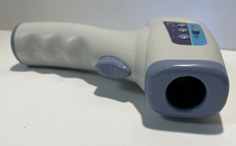 TERMOMETR BEZDOTYKOWY INTEC HM-668B
