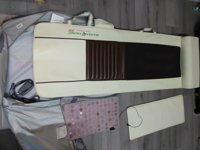 LOZKO MASUJACE MASSATRONIC THERMO JADE MASSAGE