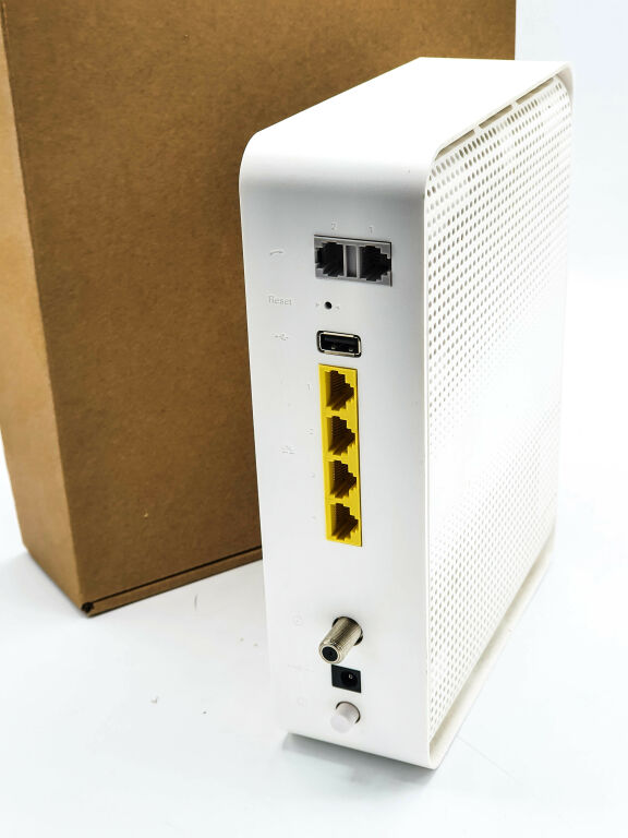 ROUTER TECHNICOLOR CGA2121 KOMPLET