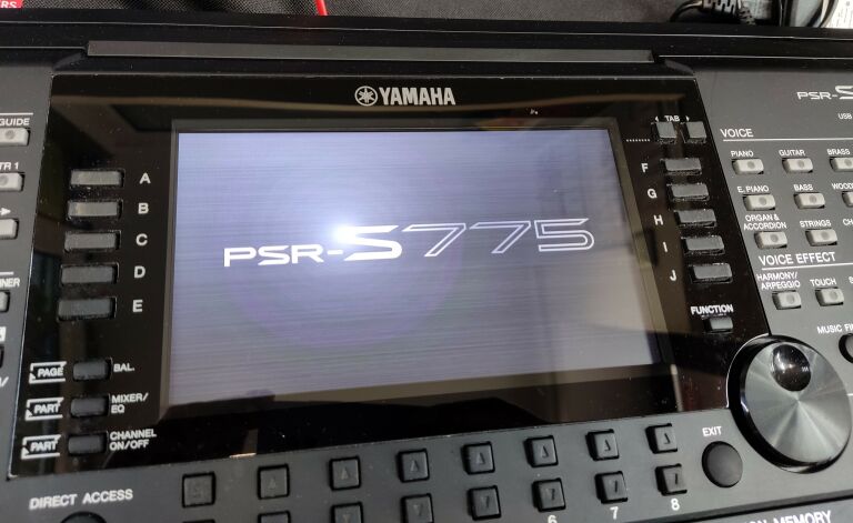 KEYBOARD YAMAHA PSR S775