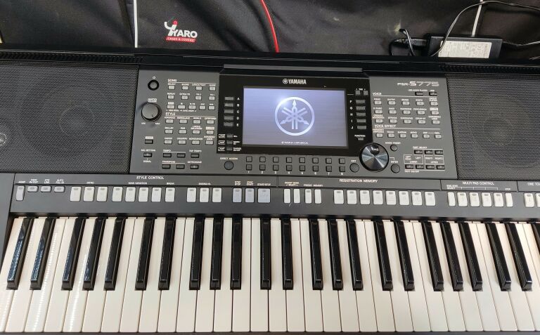 KEYBOARD YAMAHA PSR S775