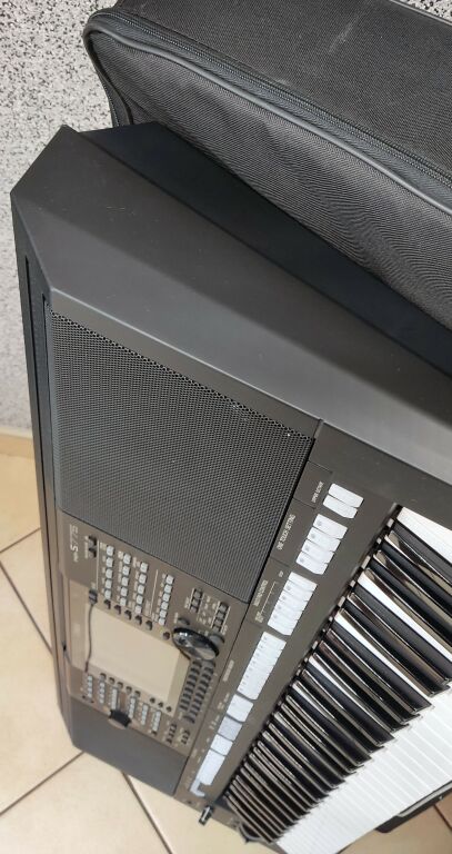 KEYBOARD YAMAHA PSR S775