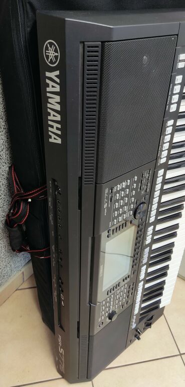 KEYBOARD YAMAHA PSR S775