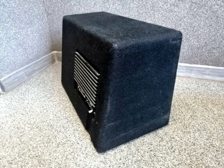 aktywna-skrzynia-basowa-jbl-gt-basspro-12-marka-jbl