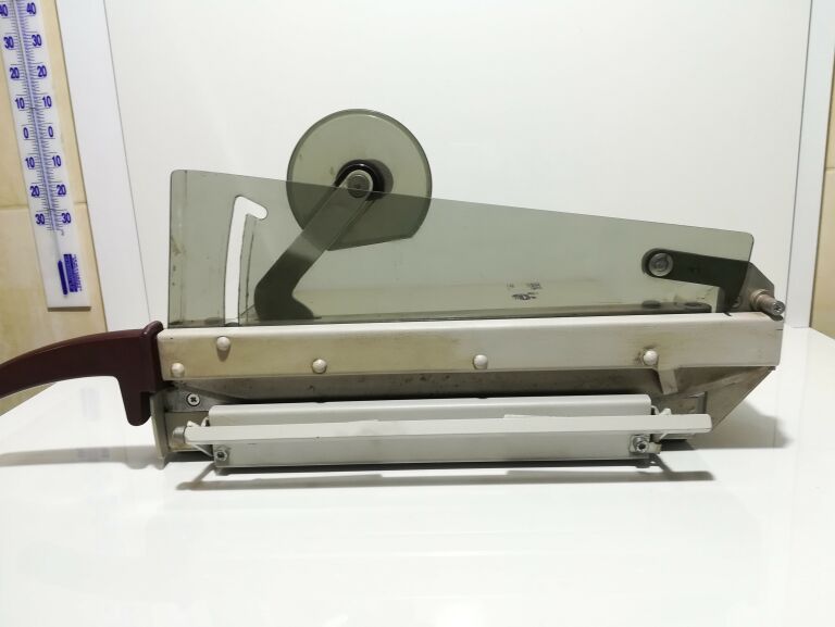 gilotyna-do-papieru-biurowa-metalowa-ideal-1038-a-kod-produktu-1038-a