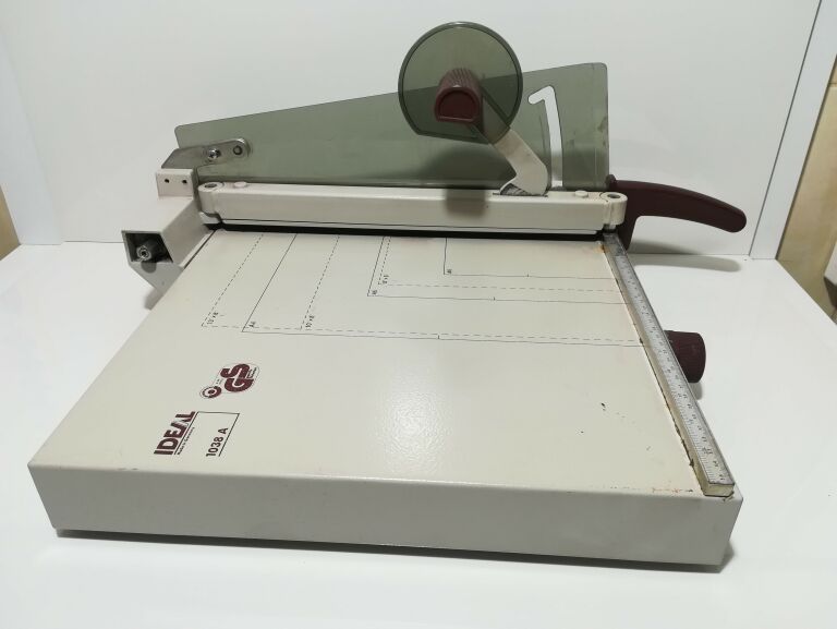 gilotyna-do-papieru-biurowa-metalowa-ideal-1038-a-product-id