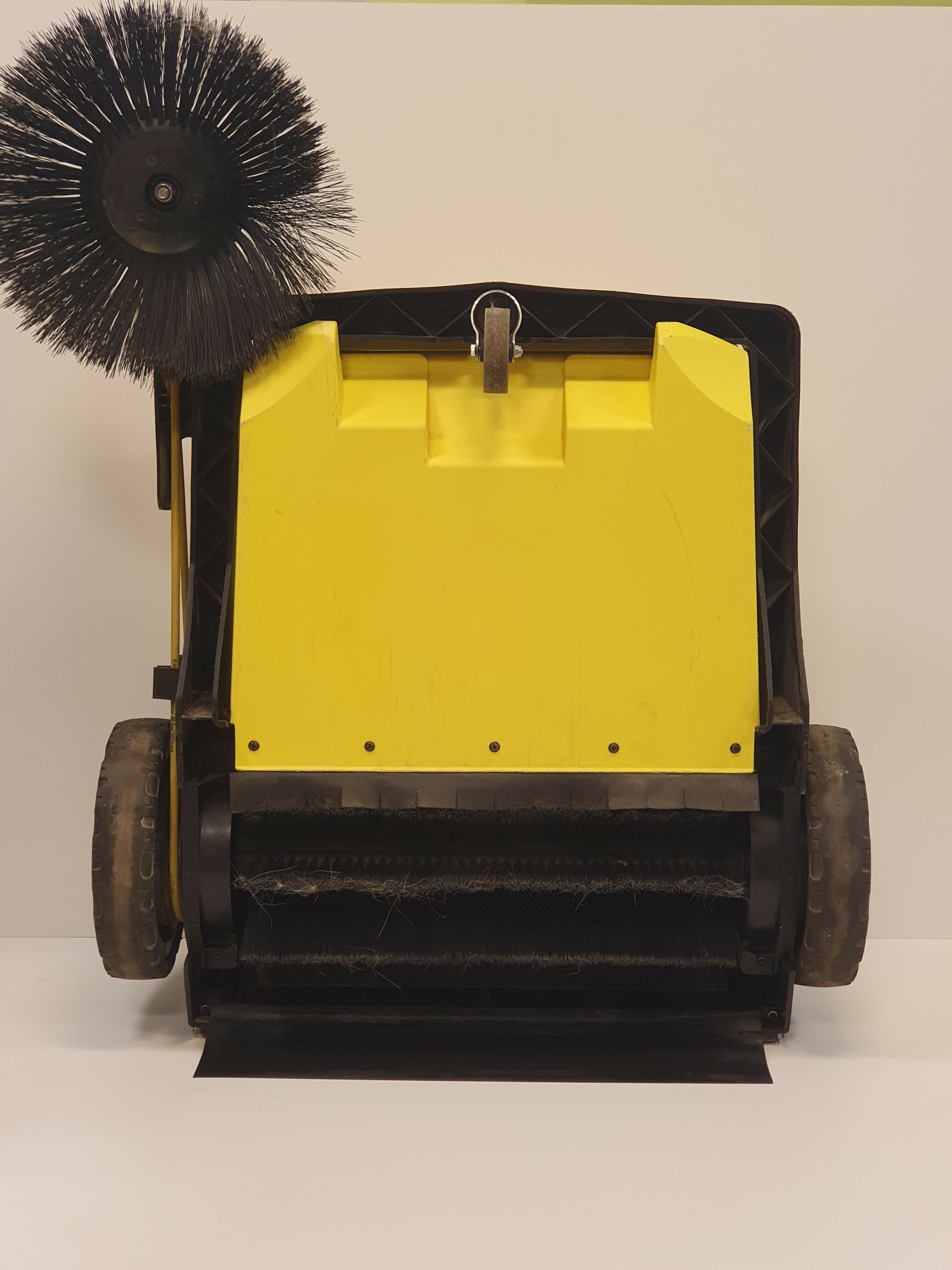 zamiatarka-reczna-karcher-s750-odbior-osobisty-model-s750