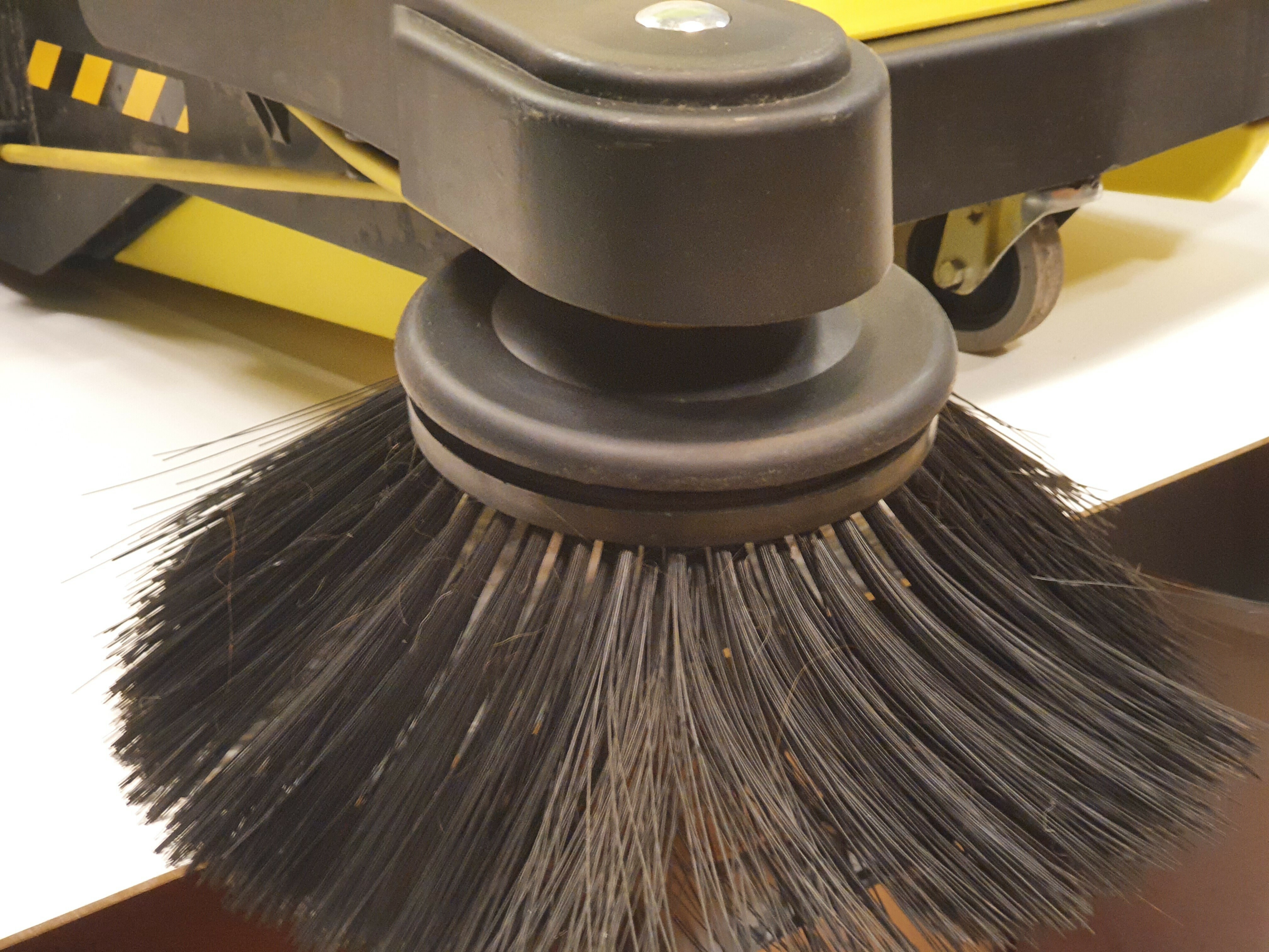 zamiatarka-reczna-karcher-s750-odbior-osobisty-kartuska-13a-bis-gdynia