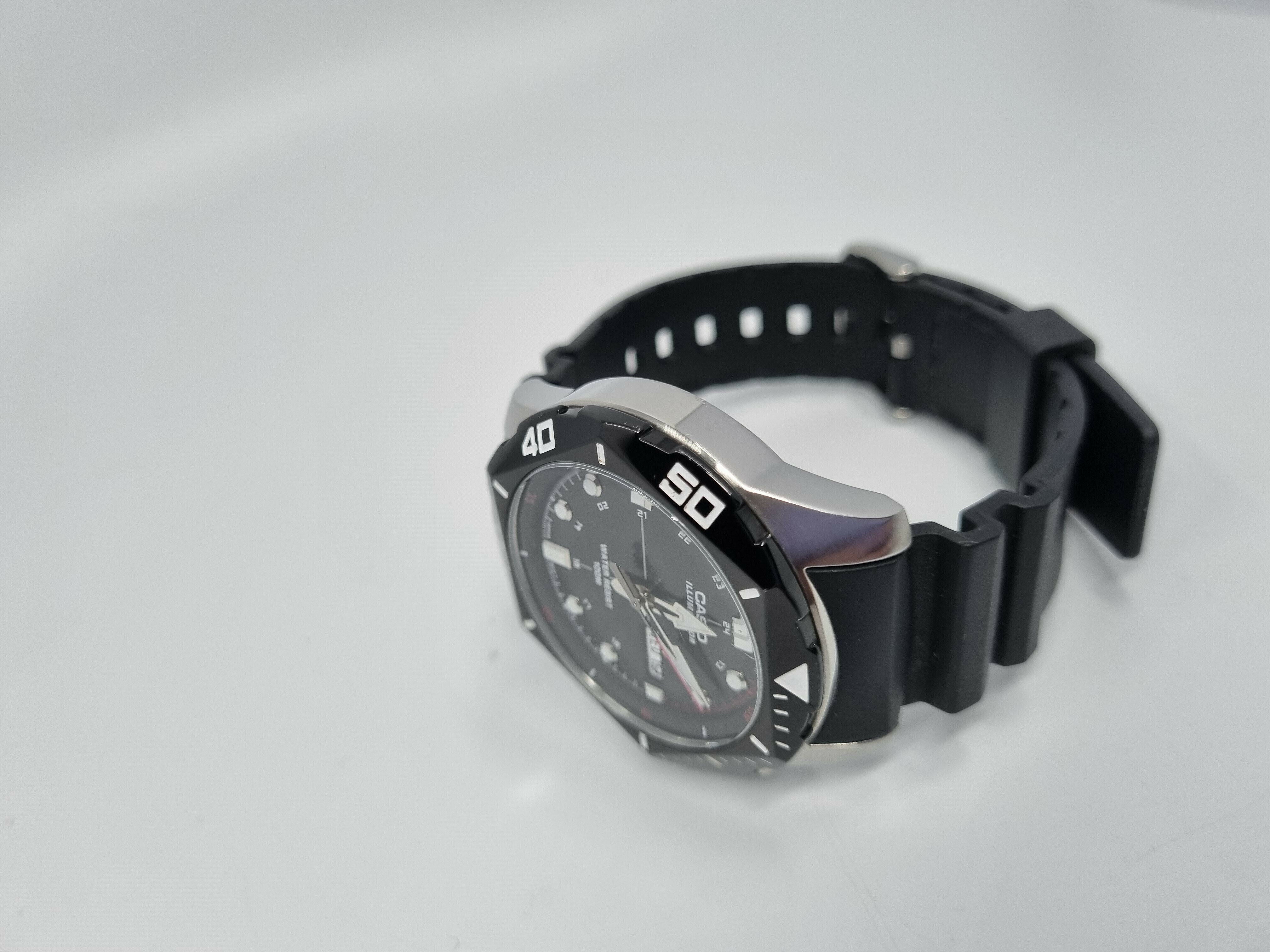 zegarek-meski-casio-sport-quartz-mtd-1080-1avef-funkcje-brak