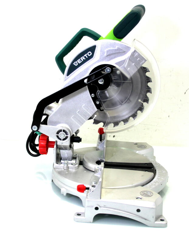 PILARKA UKOSOWA 1500W 210 X 30 MM VERTO 52G206