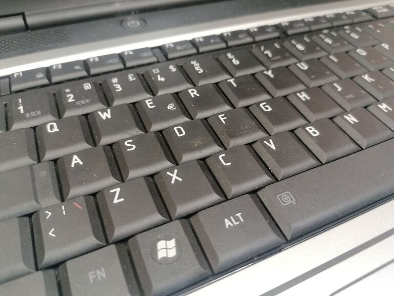 laptop-toshiba-satellite-pro-2gb-ram-126-dysk-model-satellite-pro