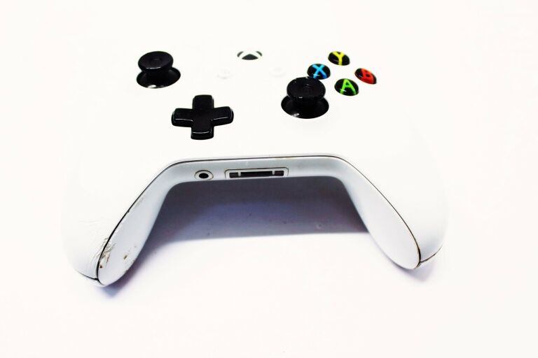 KONSOLA XBOX ONE S 500GB KOMPLET