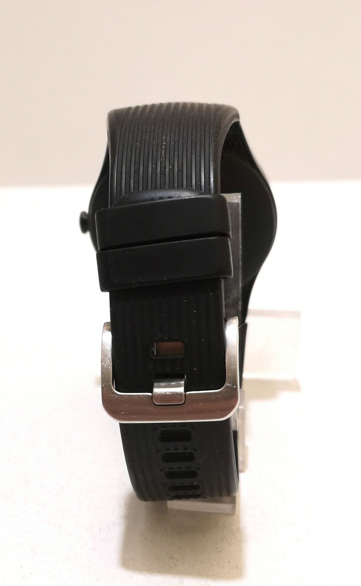 smartwatch-model-000