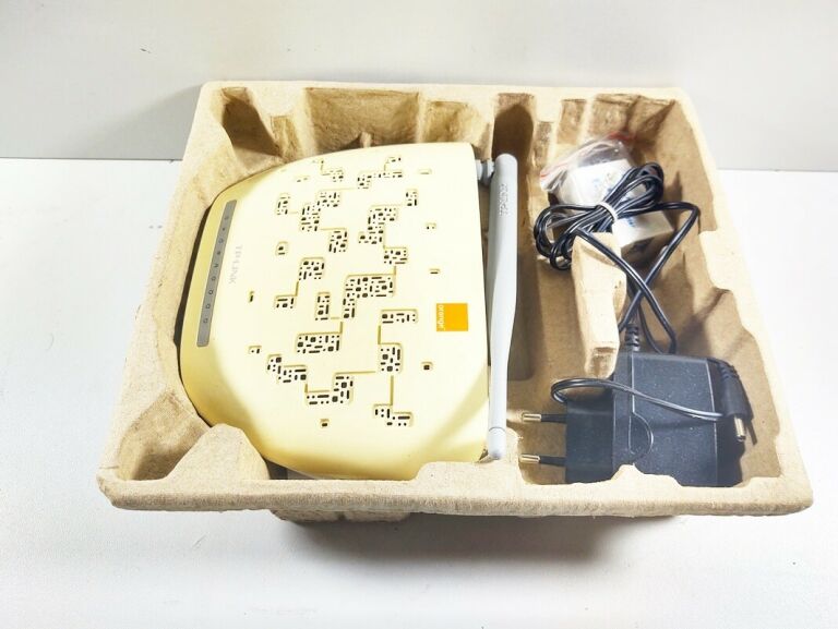 ROUTER ORANGE TP-LINK TD-W8950N