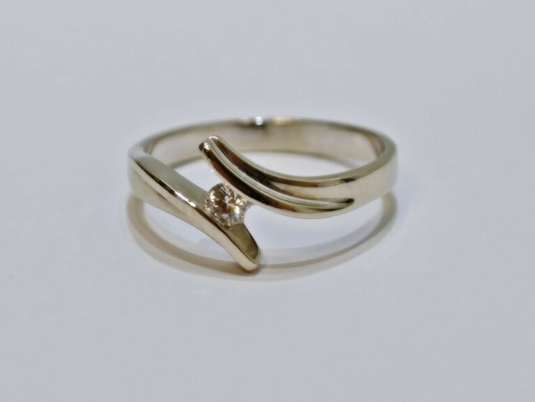 pierscionek-z-bialego-zlota-z-brylantem-01ct-r14-waga-192