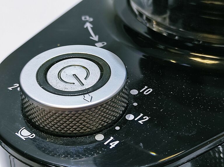 mlynek-zarnowy-do-kawy-lucznik-cg-2019-mechanizm-mielacy-zarna