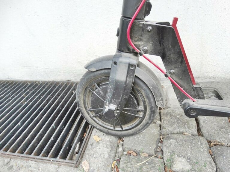 HULAJNOGA ELEKTRYCZNA FRUGAL + ŁADOWARKA