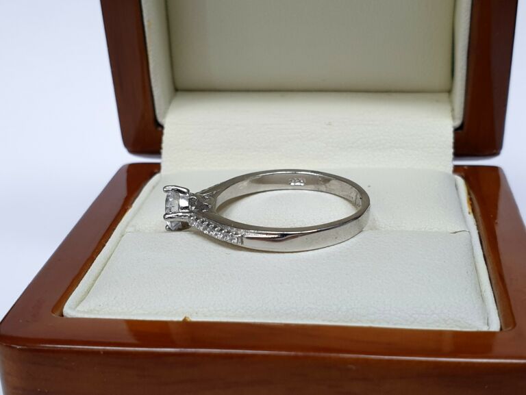 srebrny-pierscionek-z-cyrkoniami-kamien-17088-128