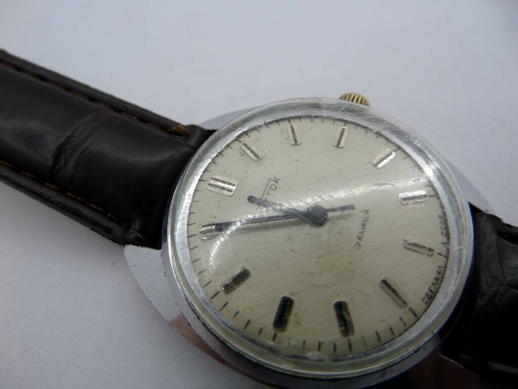 zegarek-wostok-17-kamieni-cccp-mechanizm-mechaniczny