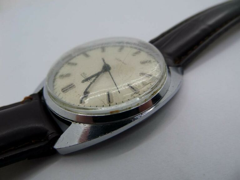 zegarek-wostok-17-kamieni-cccp-typ-nareczny