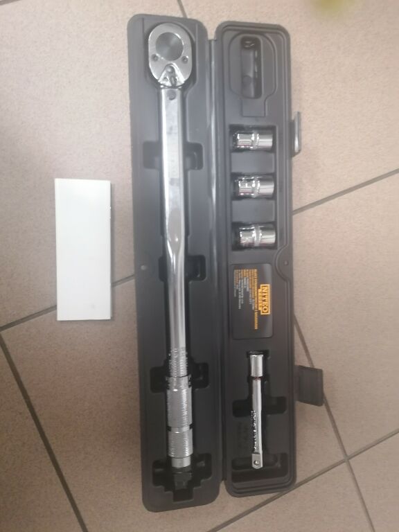 KLUCZ DYNAMOMETRYCZNY NITEO TOOLS TW348-20 5 EL.