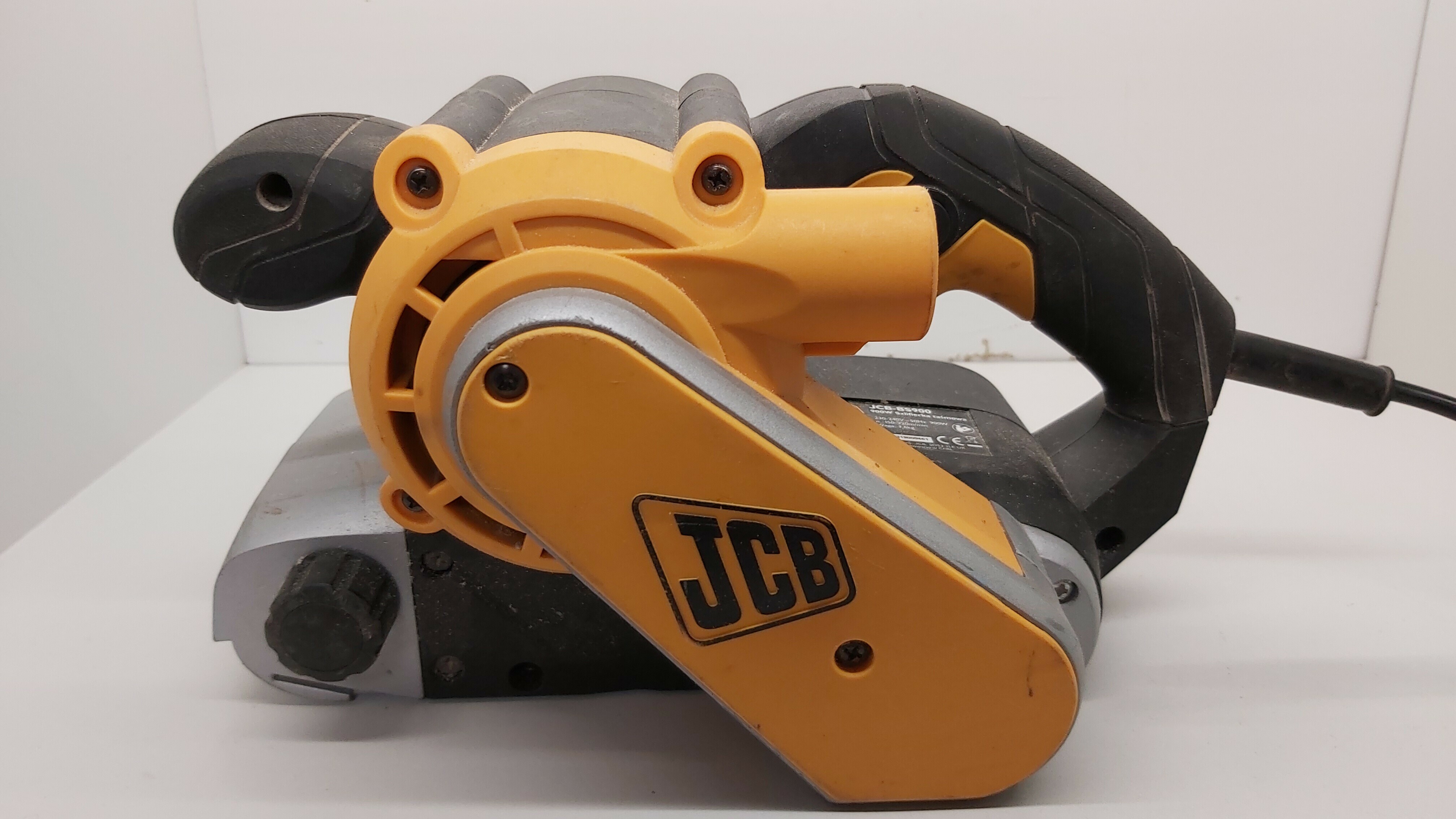 szlifierka-tasmowa-jcb-bs900-900w-stan-uzywany