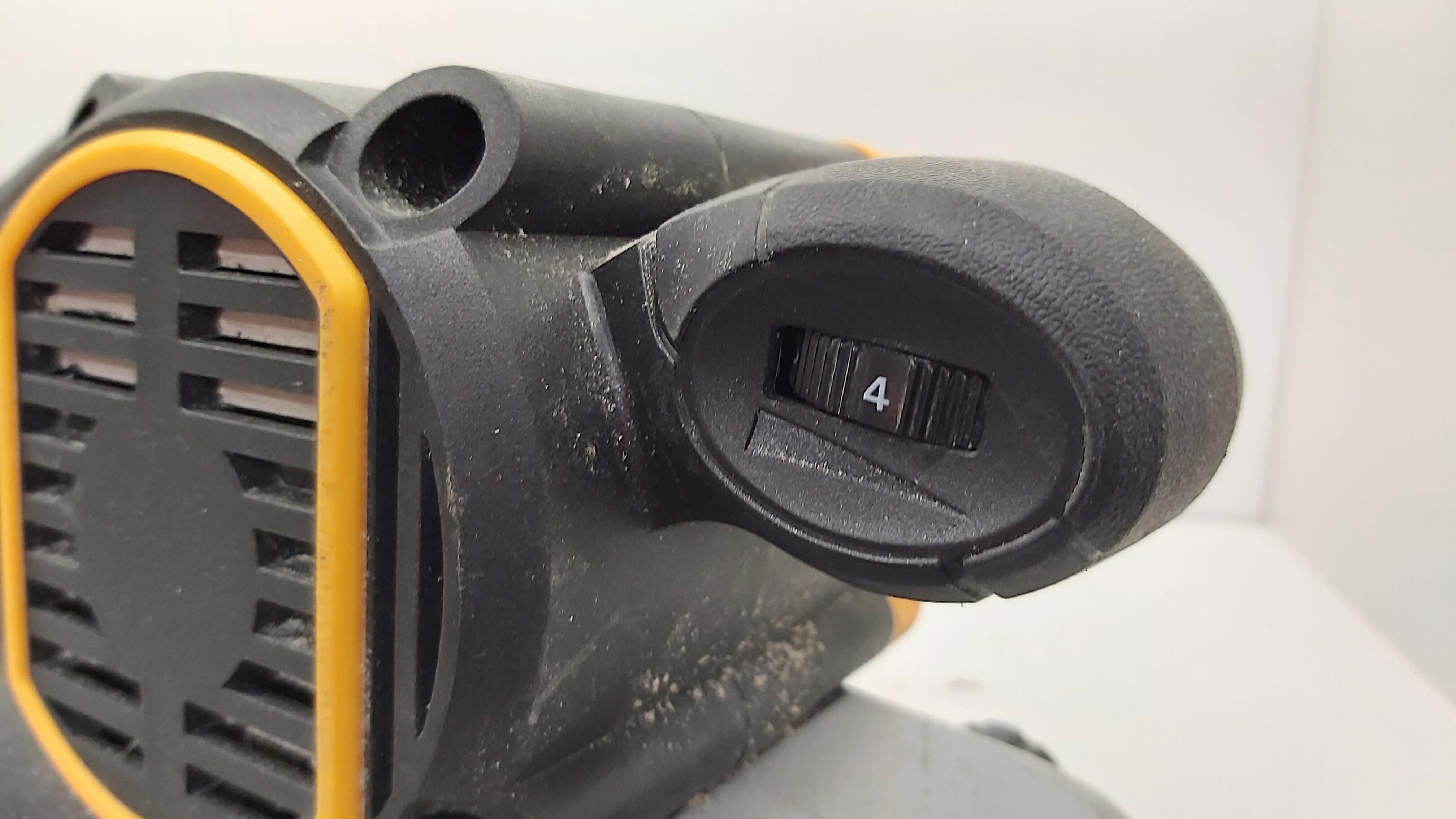 szlifierka-tasmowa-jcb-bs900-900w-rodzaj-zasilania-sieciowa